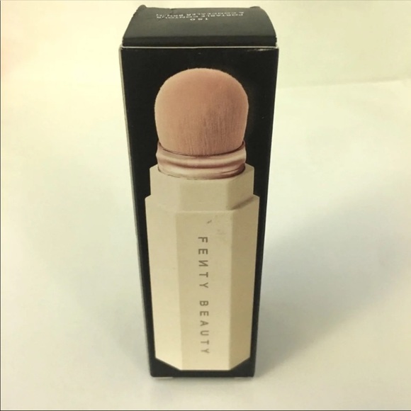 Fenty Beauty Other - NEW! Fenty Beauty Concealer Contour Brush
